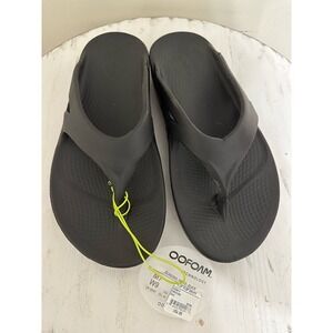 Oofos Flip Flops M7 W9 NWT Black